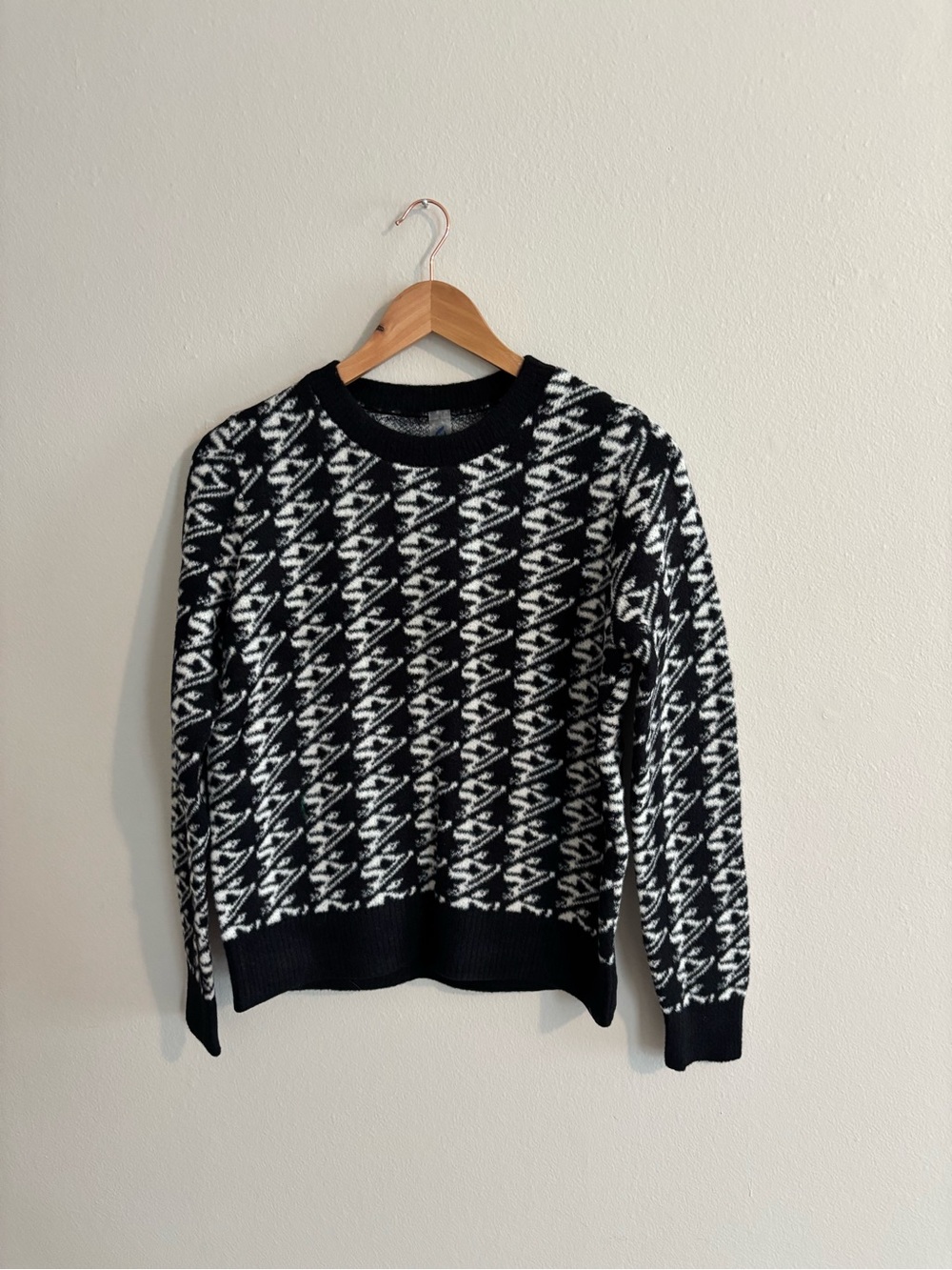 Lou & Grey Black and White ski icon Crewneck Sweater